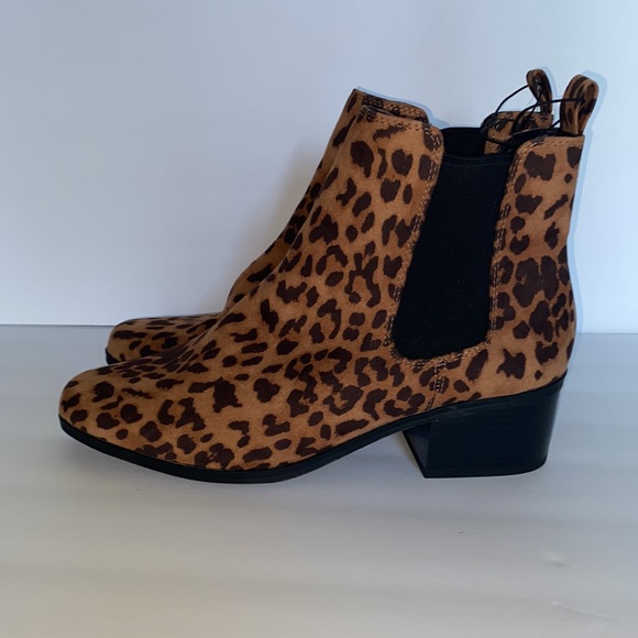 New With Tagns Animal Print Ankle boots size 9.5 - Picture 5 of 14